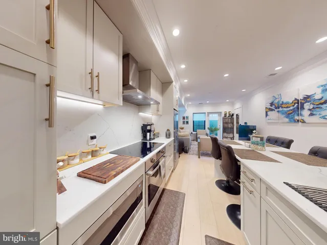 $3,295 | 2642 39th Street Northwest, Unit 2, Washington, DC 20007