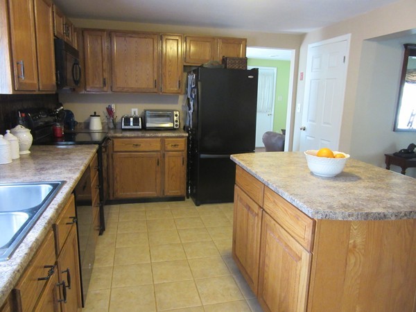60 Pierce Farm Road Fitchburg, MA 01420 - Photo 3 of 12 Gallery Image 3