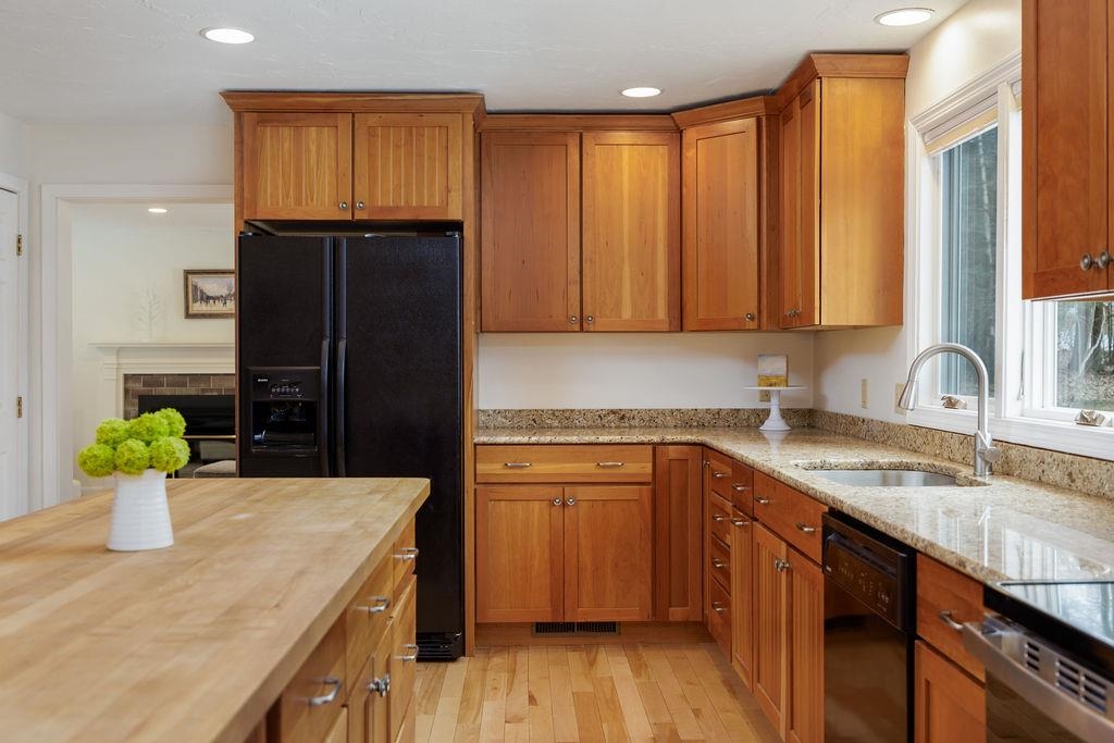 66 Oak Ridge Road Lebanon, NH 03784 - Photo 6 of 59