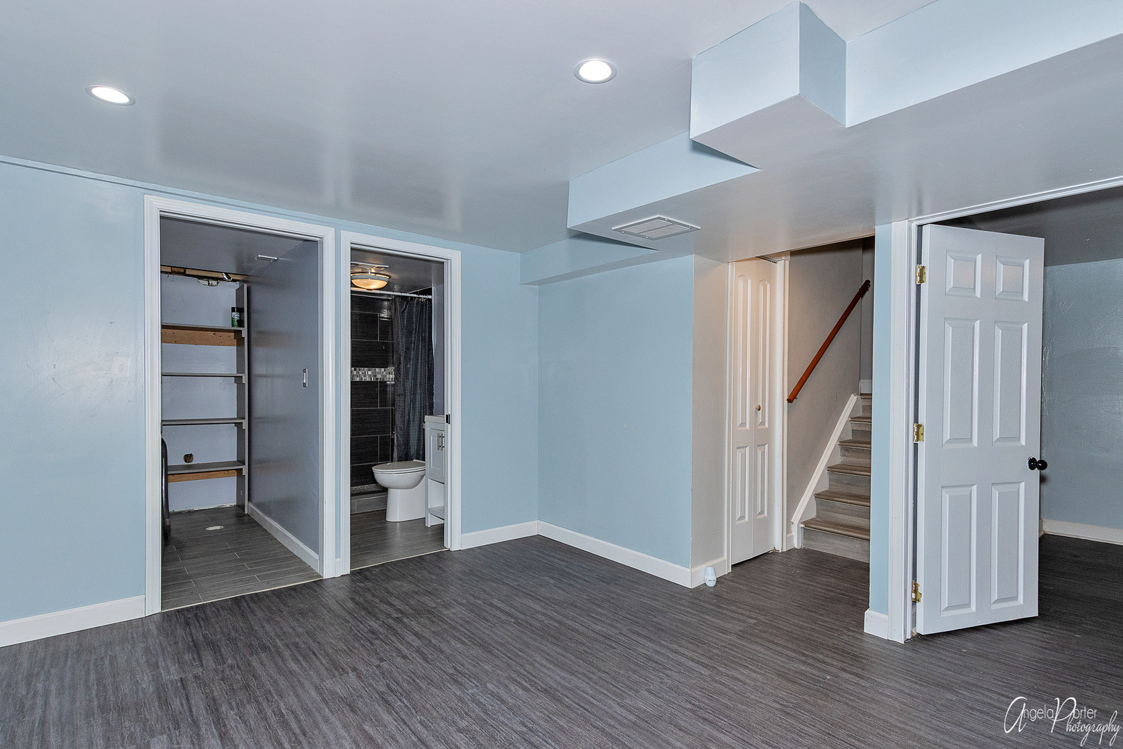 452 Maple Drive Wheeling, IL 60090 - Photo 26 of 30 an entryway space with wooden floor and entryway