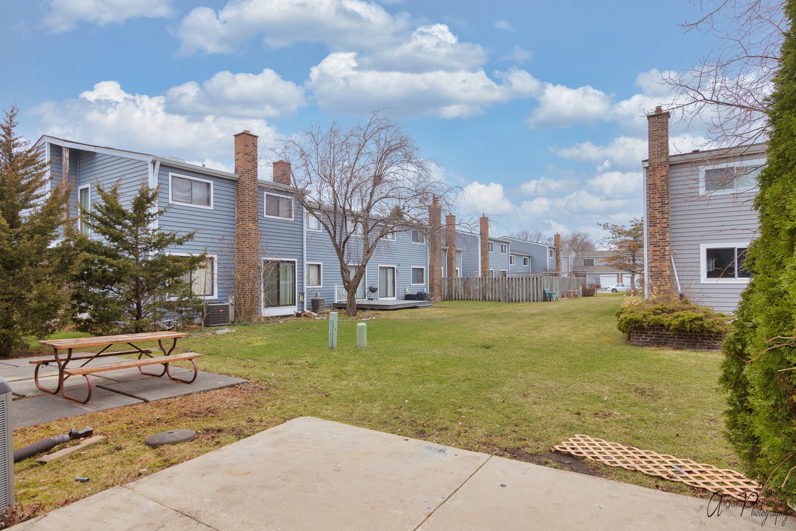 452 Maple Drive Wheeling, IL 60090 - Photo 29 of 30 a swimming pool with outdoor seating and yard