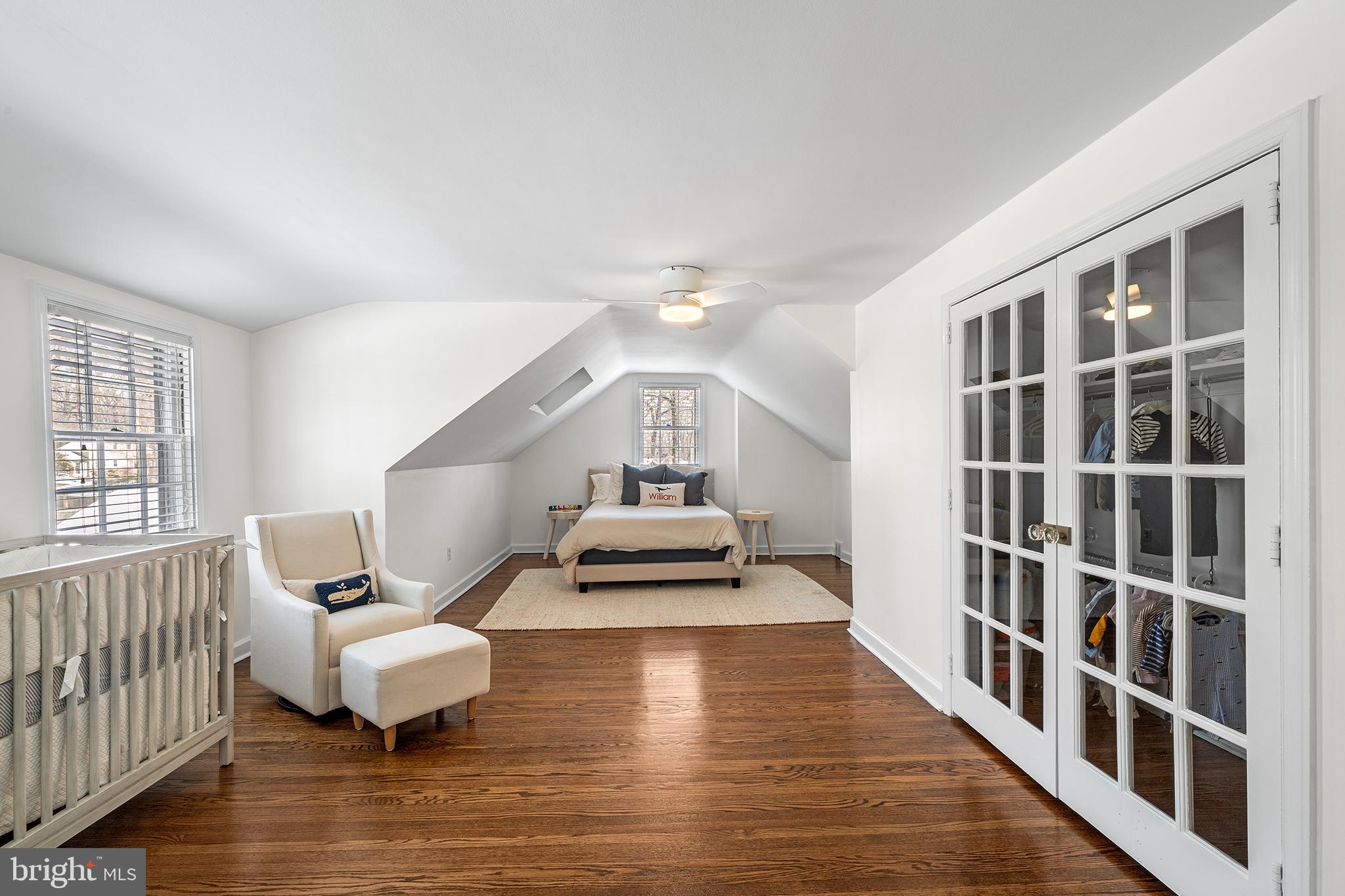 48 Northwoods Road Wayne, PA 19087 - Photo 20 of 31 a living room with furniture and a table