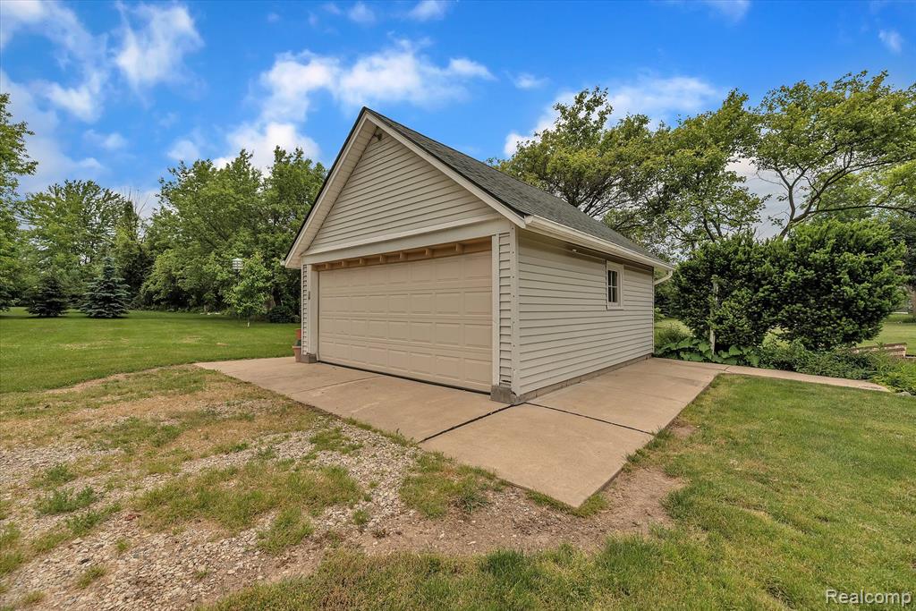 2485 Ruth Drive Fenton, MI 48430 - Photo 50 of 54