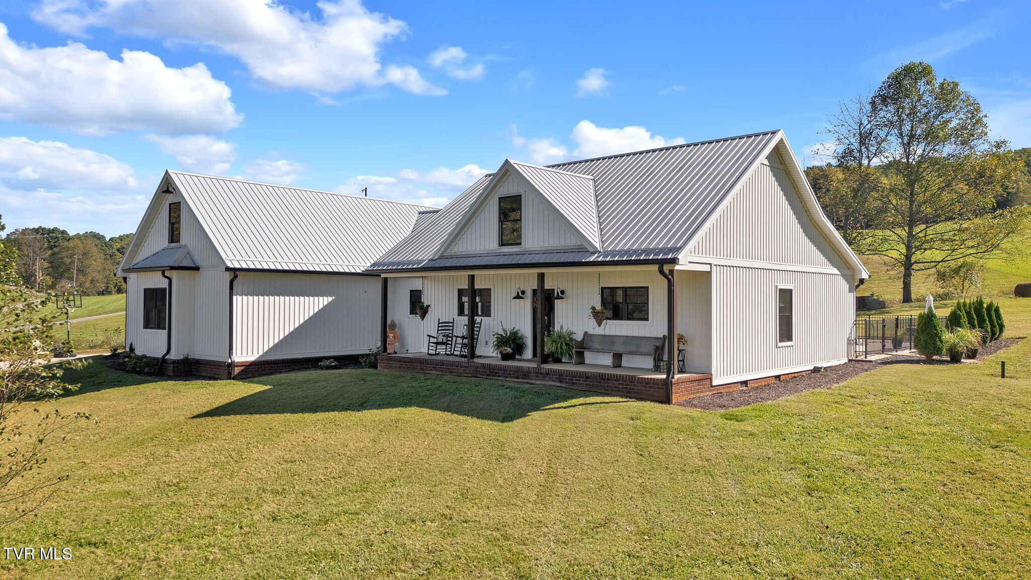 136 Shepherd Road Johnson City, TN 37601 - Photo 38 of 50 2-web-or-mls-DJI_20241011113448_0046_D