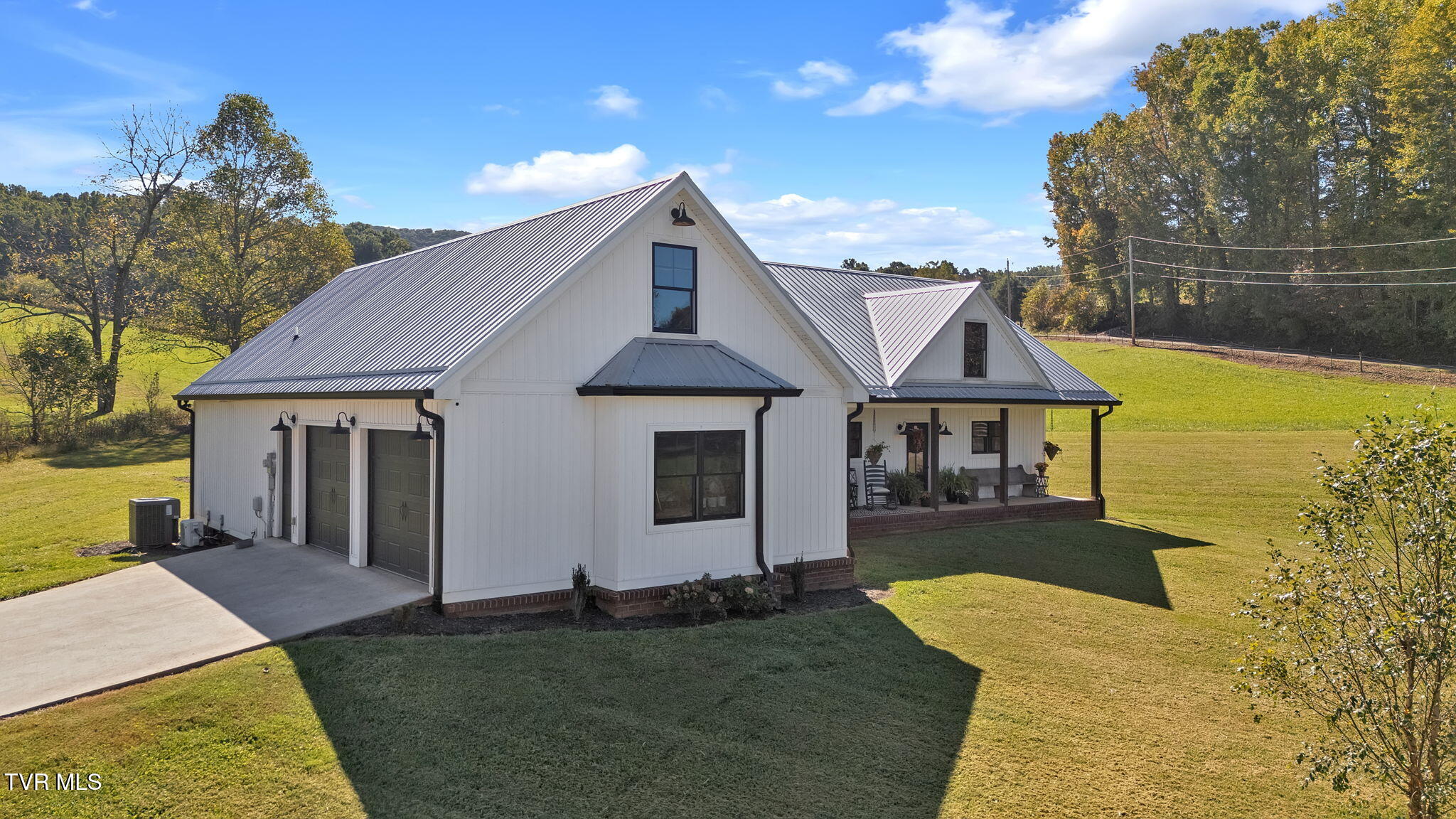 136 Shepherd Road Johnson City, TN 37601 - Photo 39 of 50 1-web-or-mls-DJI_20241011113300_0040_D