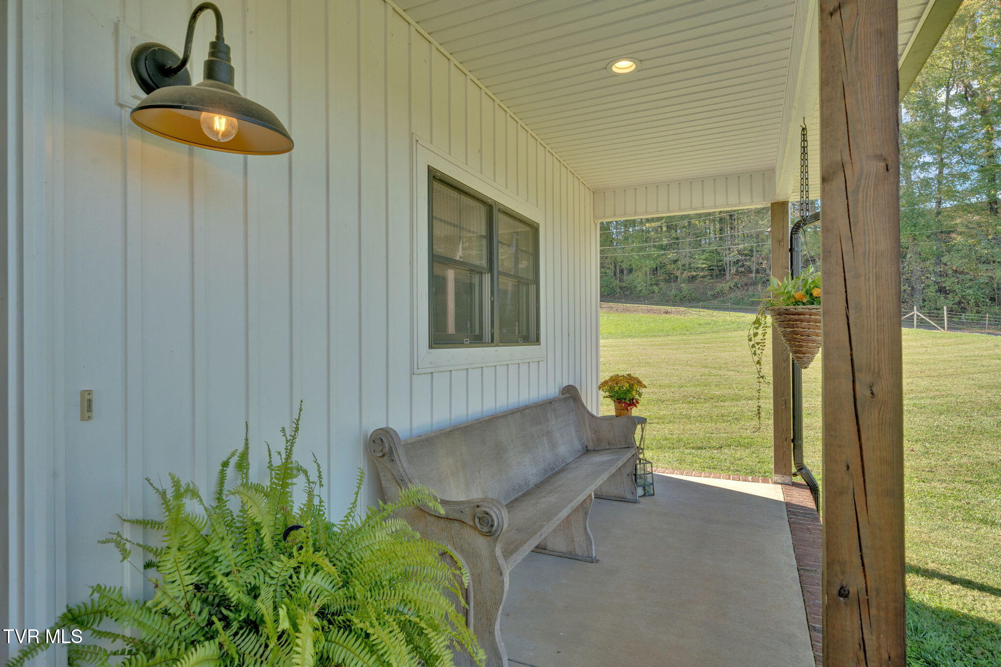 136 Shepherd Road Johnson City, TN 37601 - Photo 4 of 50 49-web-or-mls-DSC05754