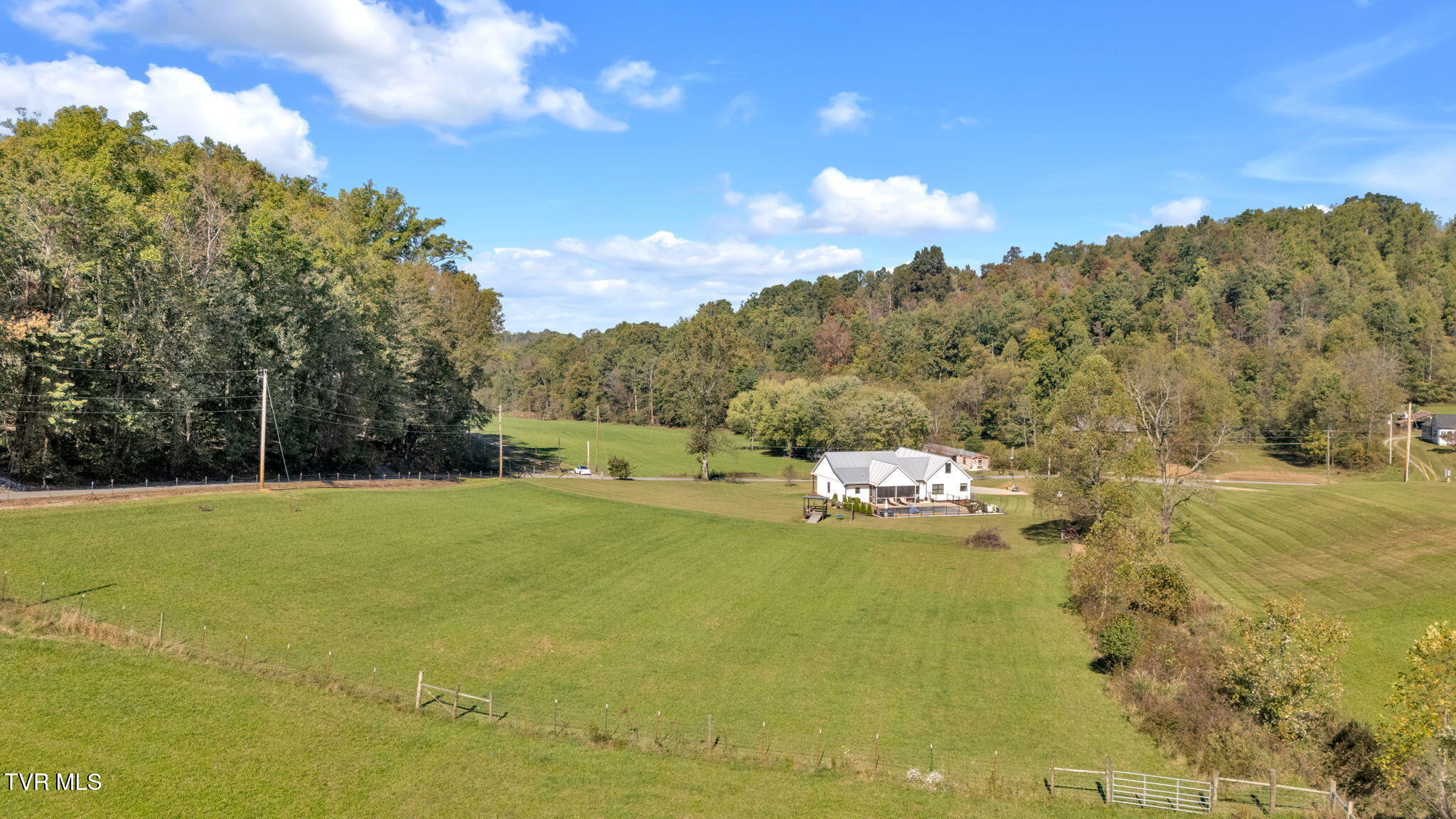 136 Shepherd Road Johnson City, TN 37601 - Photo 46 of 50 8-web-or-mls-DJI_20241011113847_0068_D