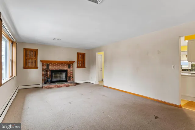 $319,900 | 1243 Hillside Drive, Mechanicsburg, PA 17055