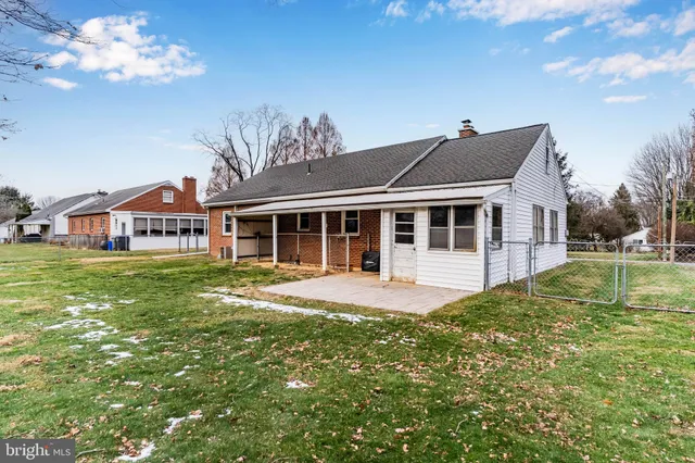 $319,900 | 1243 Hillside Drive, Mechanicsburg, PA 17055