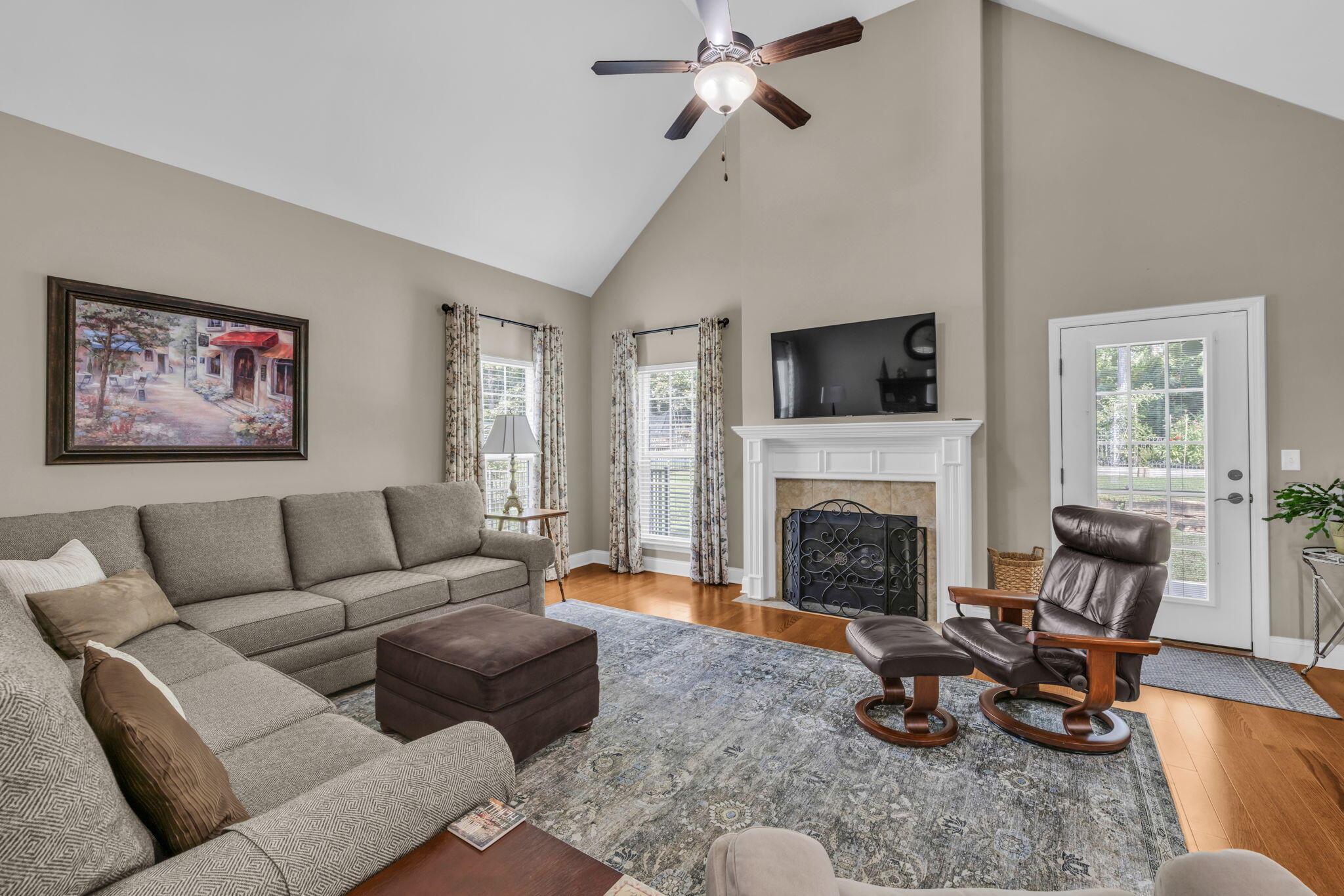 12121 Floyd Brown Road Soddy Daisy, TN 37379 - Photo 18 of 42 Large living room