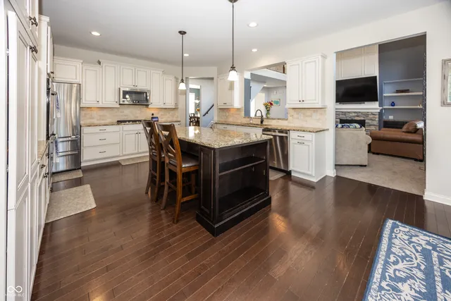 $990,000 | 11504 Willow Bend Drive, Zionsville, IN 46077