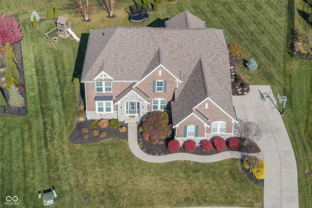 $990,000 | 11504 Willow Bend Drive, Zionsville, IN 46077