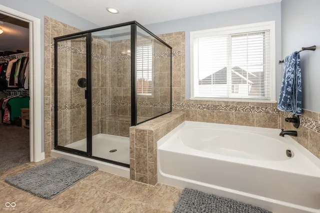 $990,000 | 11504 Willow Bend Drive, Zionsville, IN 46077