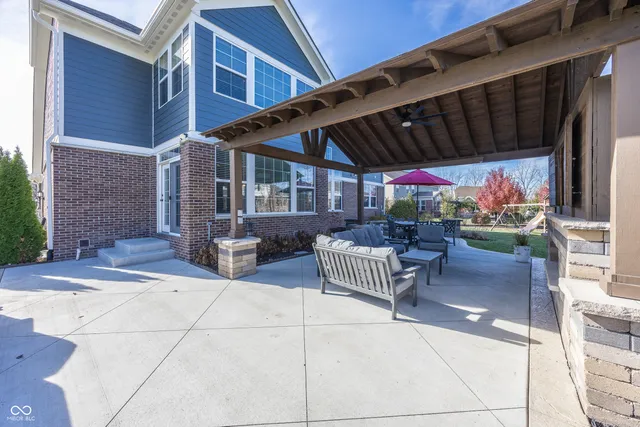 $990,000 | 11504 Willow Bend Drive, Zionsville, IN 46077