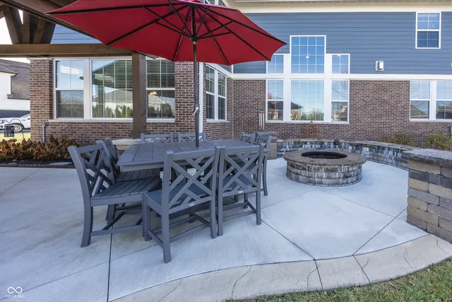 $990,000 | 11504 Willow Bend Drive, Zionsville, IN 46077