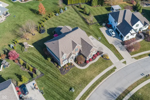 $990,000 | 11504 Willow Bend Drive, Zionsville, IN 46077