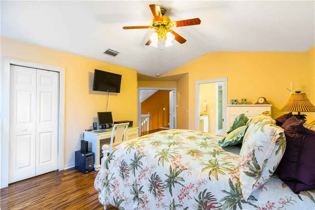485 Southwest Rustic Circle Stuart, FL 34997 - Photo 10 of 22 Gallery Image 10