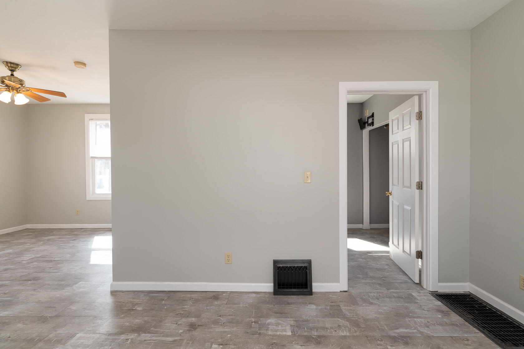112 Pine Street Decatur, MI 49045 - Photo 6 of 41 Entryway