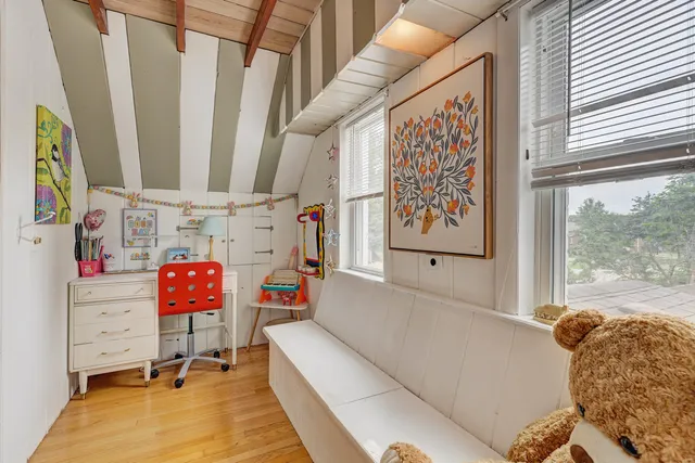 $449,900 | 832 Sylviawood Avenue, Park Ridge, IL 60068