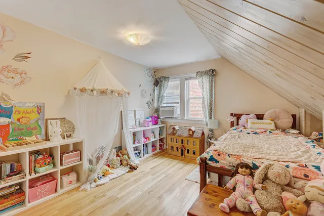 $449,900 | 832 Sylviawood Avenue, Park Ridge, IL 60068