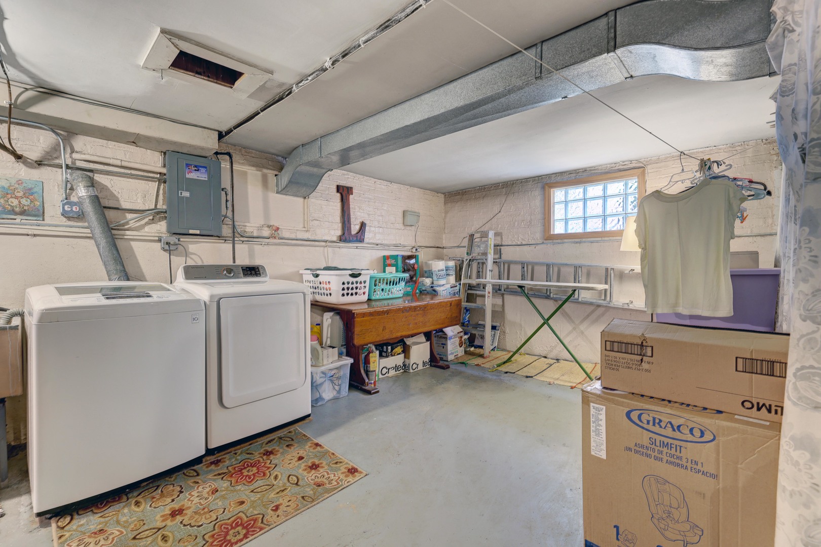 832 Sylviawood Avenue Park Ridge, IL 60068 - Photo 22 of 29 a view of a kitchen with utility room and windows