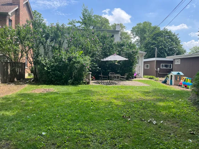 $449,900 | 832 Sylviawood Avenue, Park Ridge, IL 60068