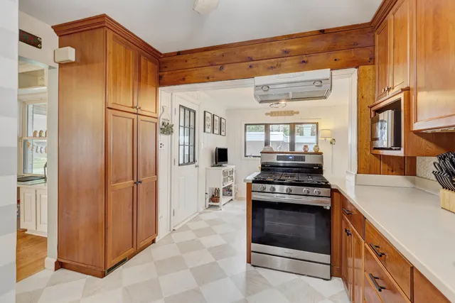 $449,900 | 832 Sylviawood Avenue, Park Ridge, IL 60068