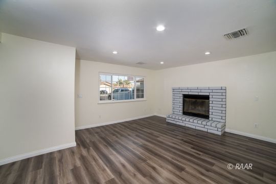 409 South Fountain Street Ridgecrest, CA 93555 - Photo 3 of 23