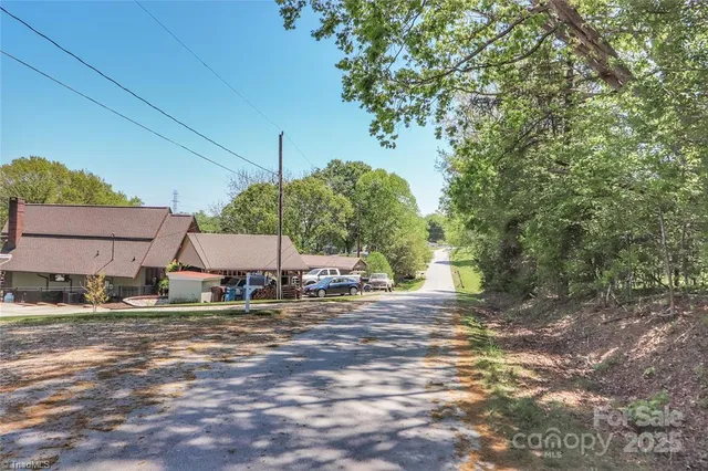 $839,000 | 4271 Candlewood Drive, Sherrills Ford, NC 28673