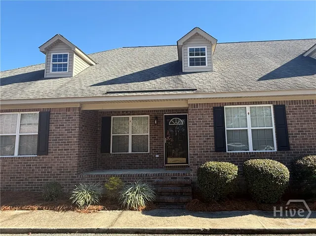 $1,400 | 112 Lakeview Commons Drive, Statesboro, GA 30461