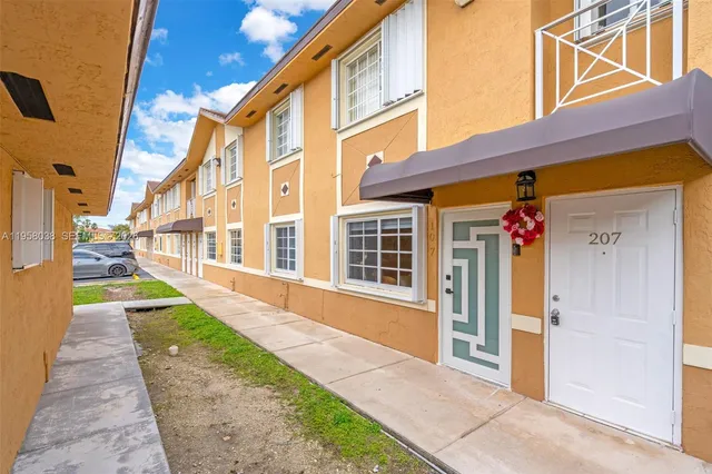 $259,900 | 10285 Northwest 80th Court, Unit 207, Hialeah Gardens, FL 33016