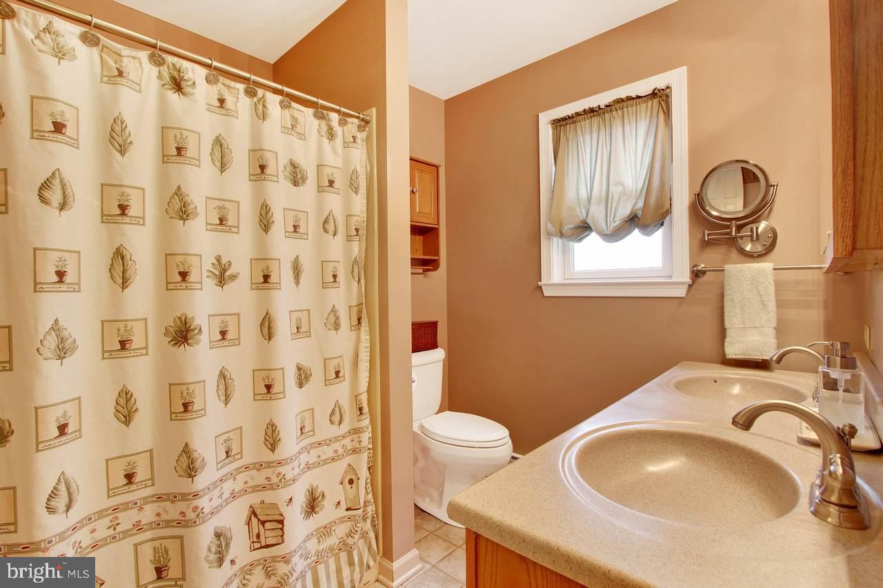 6509 Lake Road York, PA 17403 - Photo 12 of 28