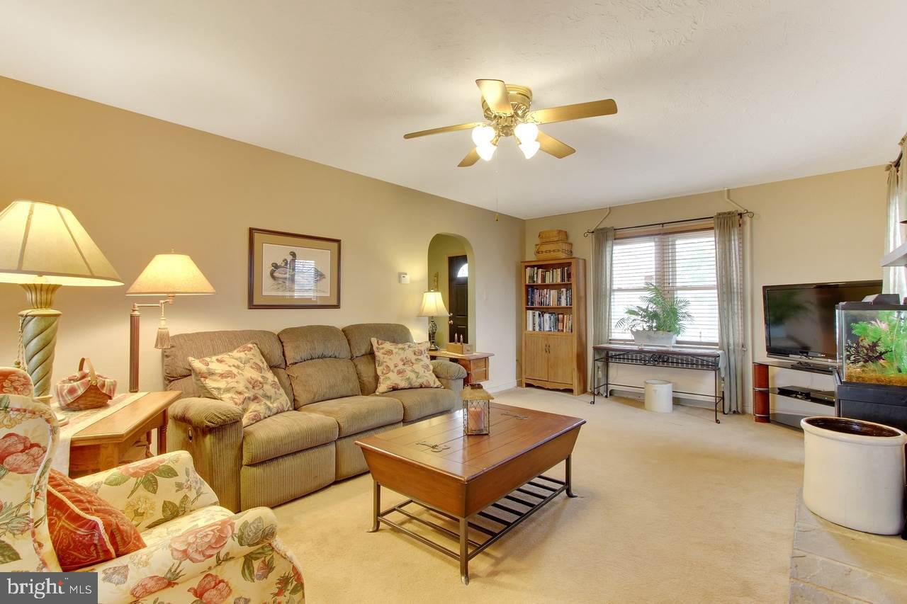 6509 Lake Road York, PA 17403 - Photo 3 of 28