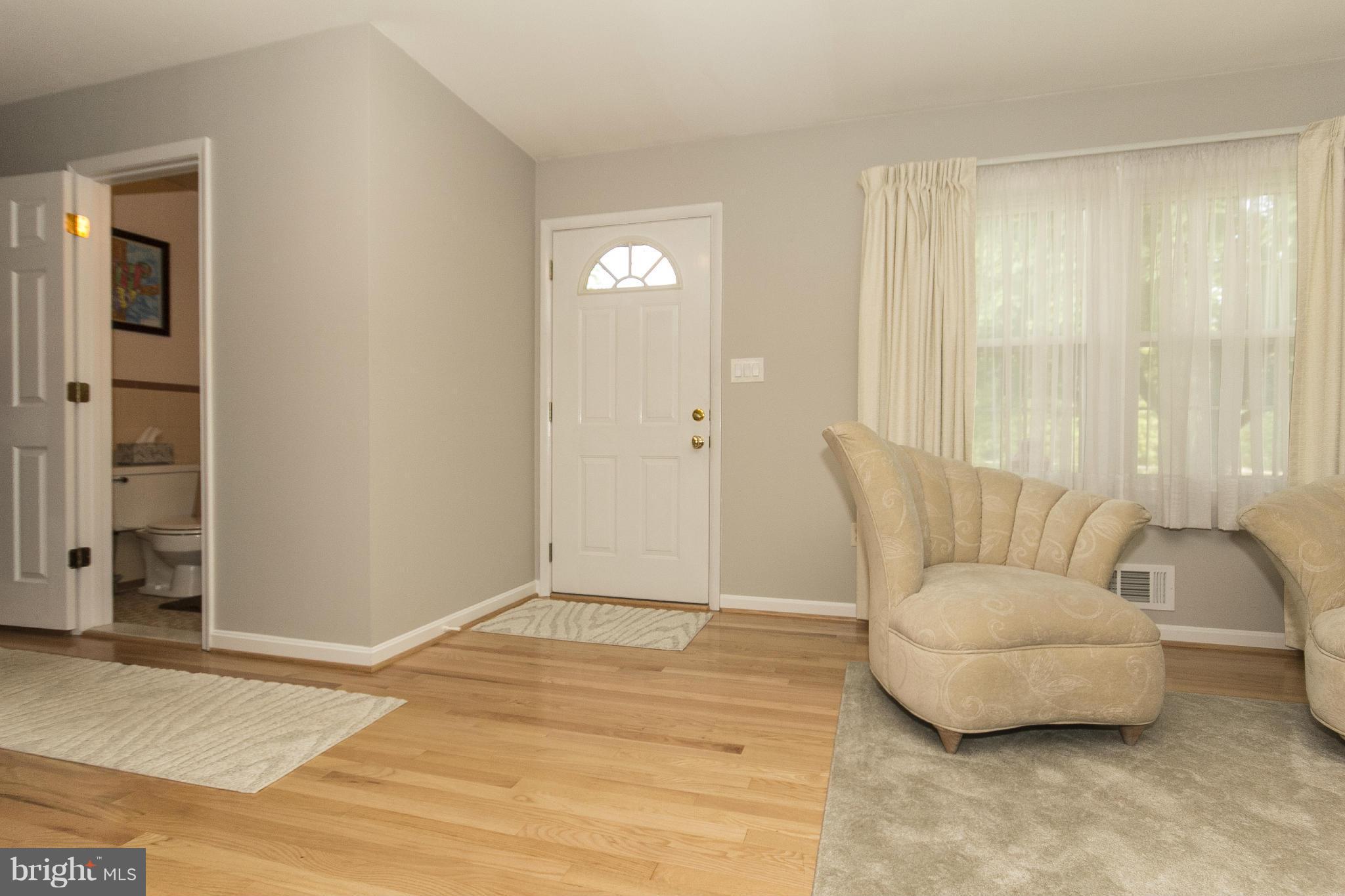 826 Maxa Road Aberdeen, MD 21001 - Photo 5 of 30 Entry foyer