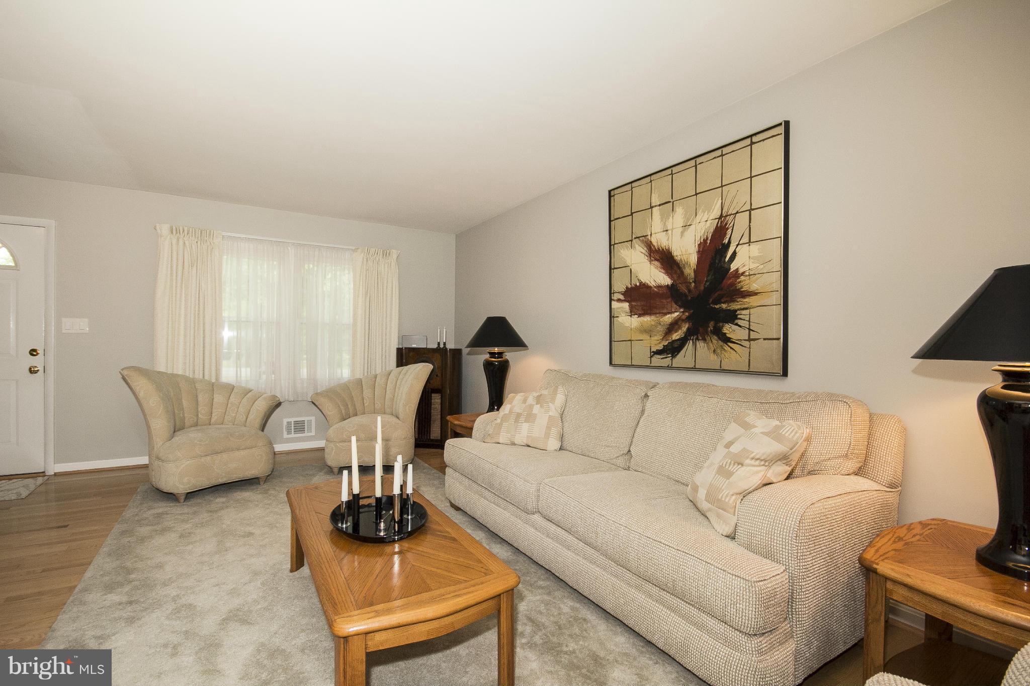 826 Maxa Road Aberdeen, MD 21001 - Photo 7 of 30 Living Room