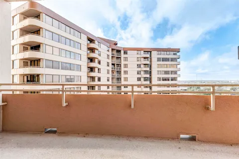 $172,000 | 3505 Sage Road, Unit 1104, Houston, TX 77056
