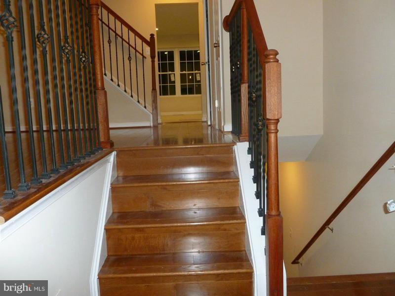 8814 Ridge Hollow Court Springfield, VA 22152 - Photo 2 of 30 Interior (General)