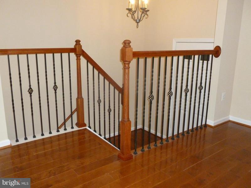 8814 Ridge Hollow Court Springfield, VA 22152 - Photo 3 of 30 Interior (General)