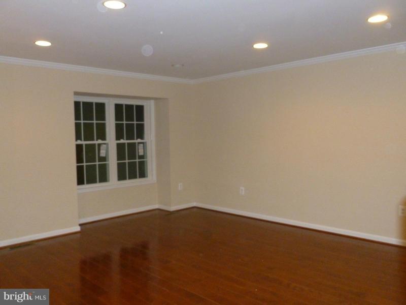 8814 Ridge Hollow Court Springfield, VA 22152 - Photo 4 of 30 Interior (General)