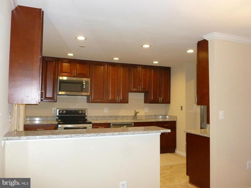 8814 Ridge Hollow Court Springfield, VA 22152 - Photo 8 of 30 Interior (General)