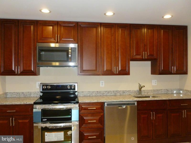 8814 Ridge Hollow Court Springfield, VA 22152 - Photo 9 of 30 Interior (General)