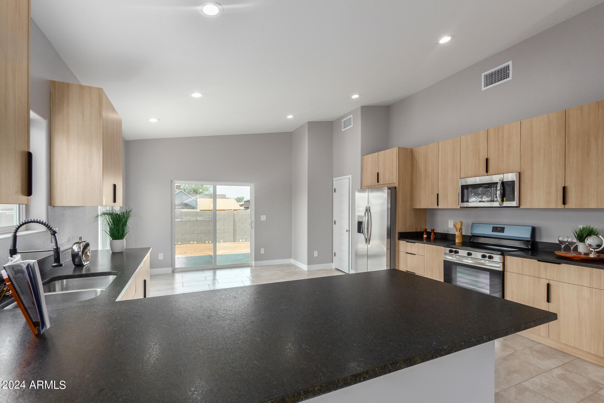 31824 North Poplar Street Wittmann, AZ 85361 - Photo 7 of 27 07 - Poplar