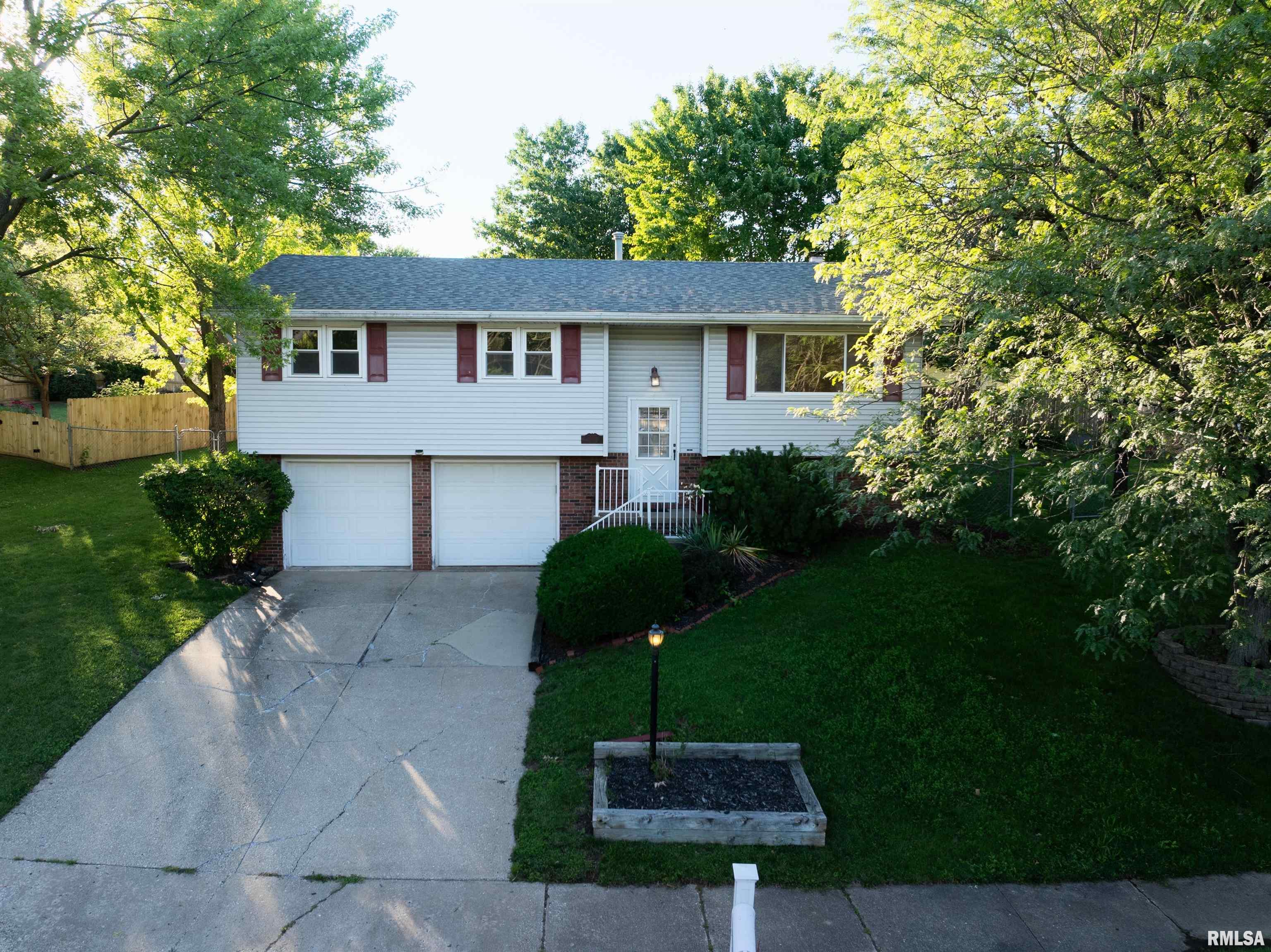 1315 West Queens Court Road Peoria, IL 61614 - Photo 3 of 52