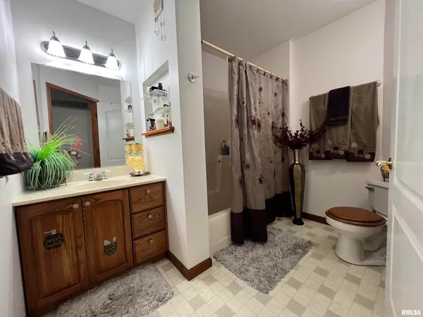 $409,900 | 2372 Logan Street, Murphysboro, IL 62966