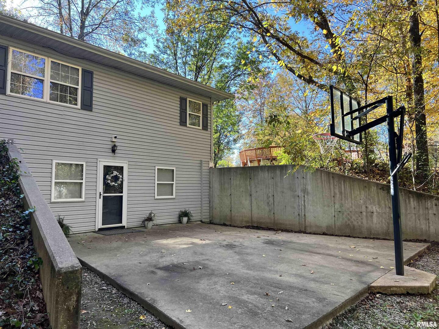 2372 Logan Street Murphysboro, IL 62966 - Photo 9 of 41