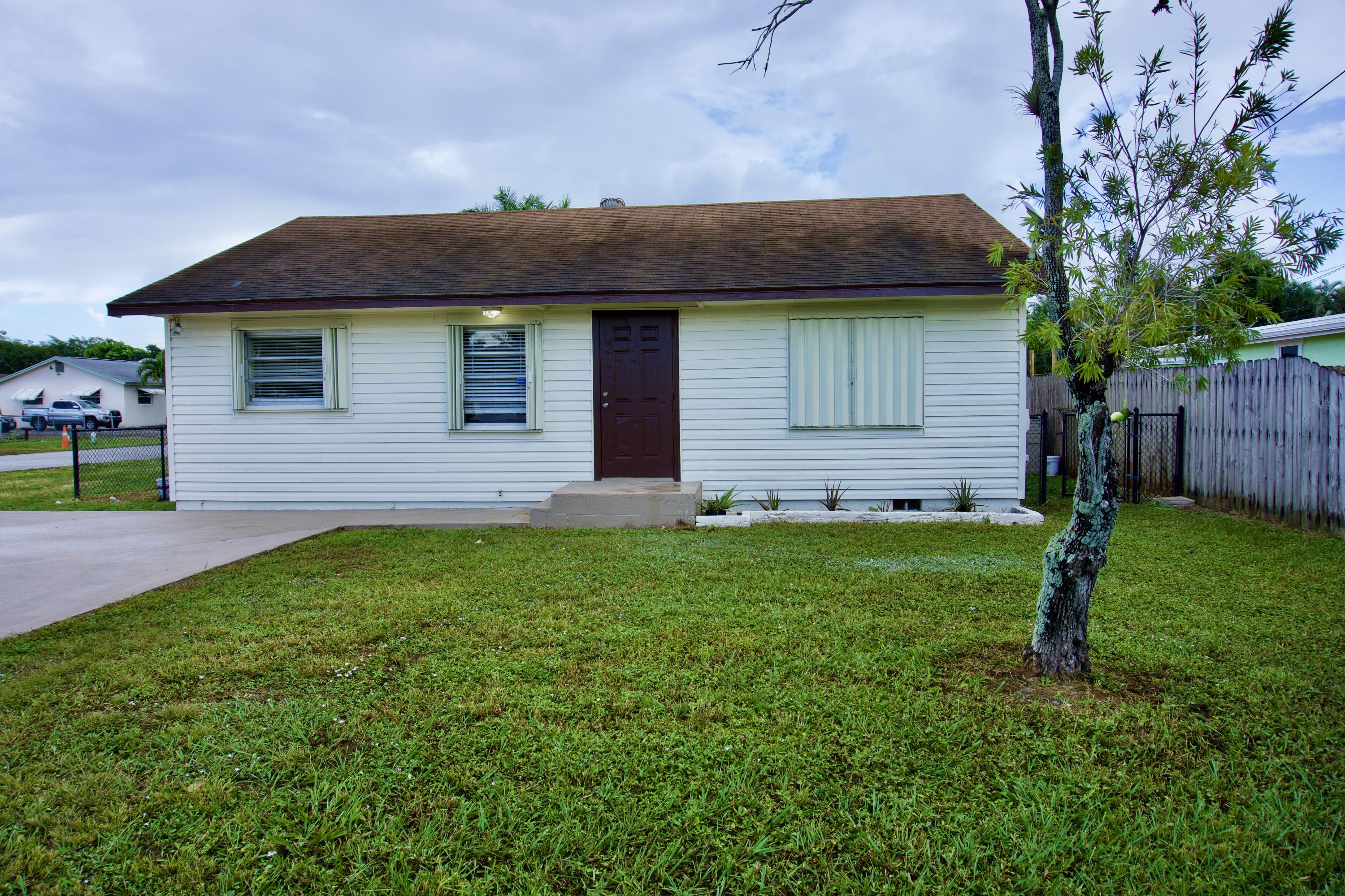 3606 Kirk Road Palm Springs, FL 33461 - Photo 1 of 15 Front