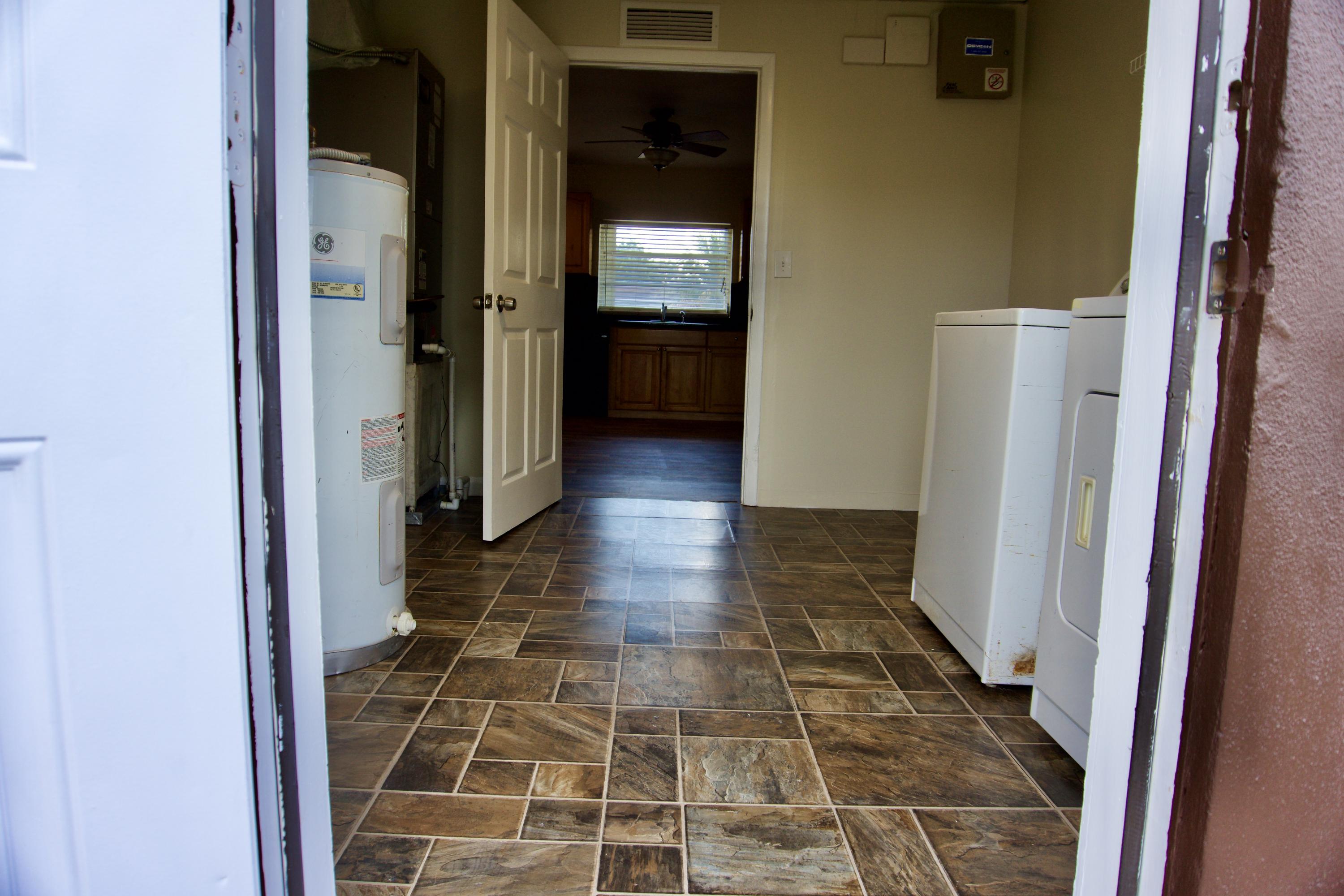 3606 Kirk Road Palm Springs, FL 33461 - Photo 5 of 15 Laundry