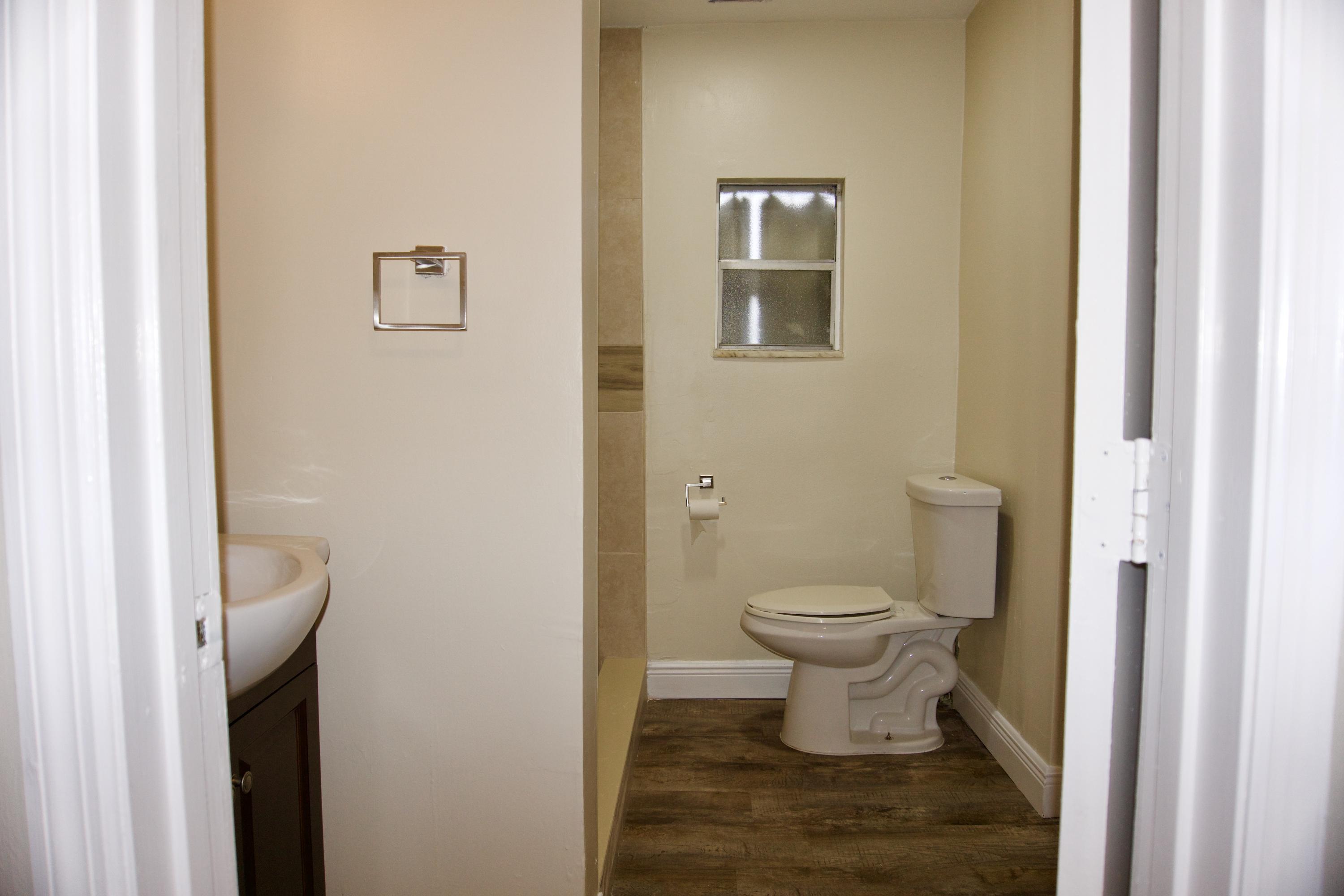 3606 Kirk Road Palm Springs, FL 33461 - Photo 7 of 15 Bathroom