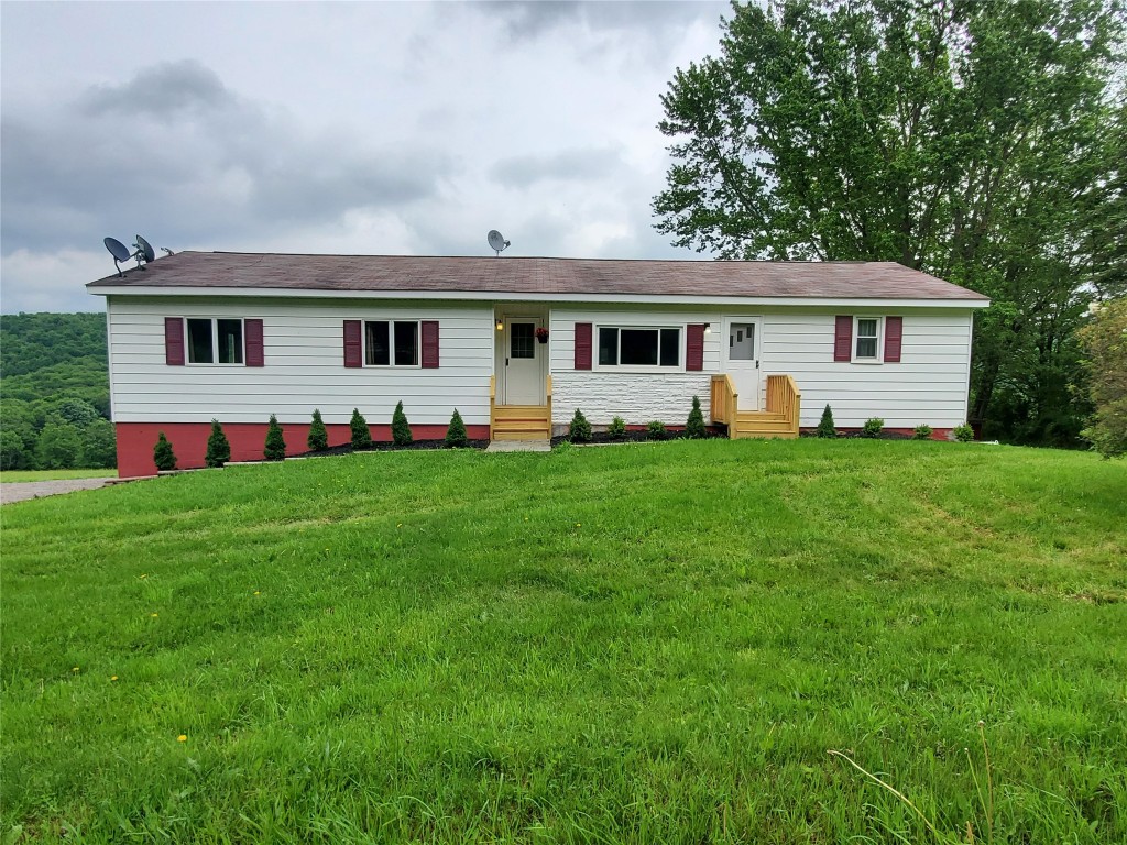 914 Mitchell Road Montrose, PA 18801 - Photo 2 of 23
