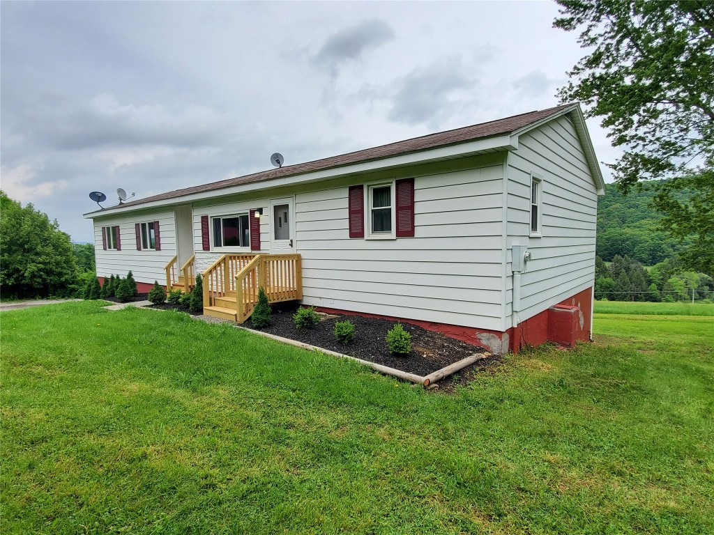914 Mitchell Road Montrose, PA 18801 - Photo 3 of 23